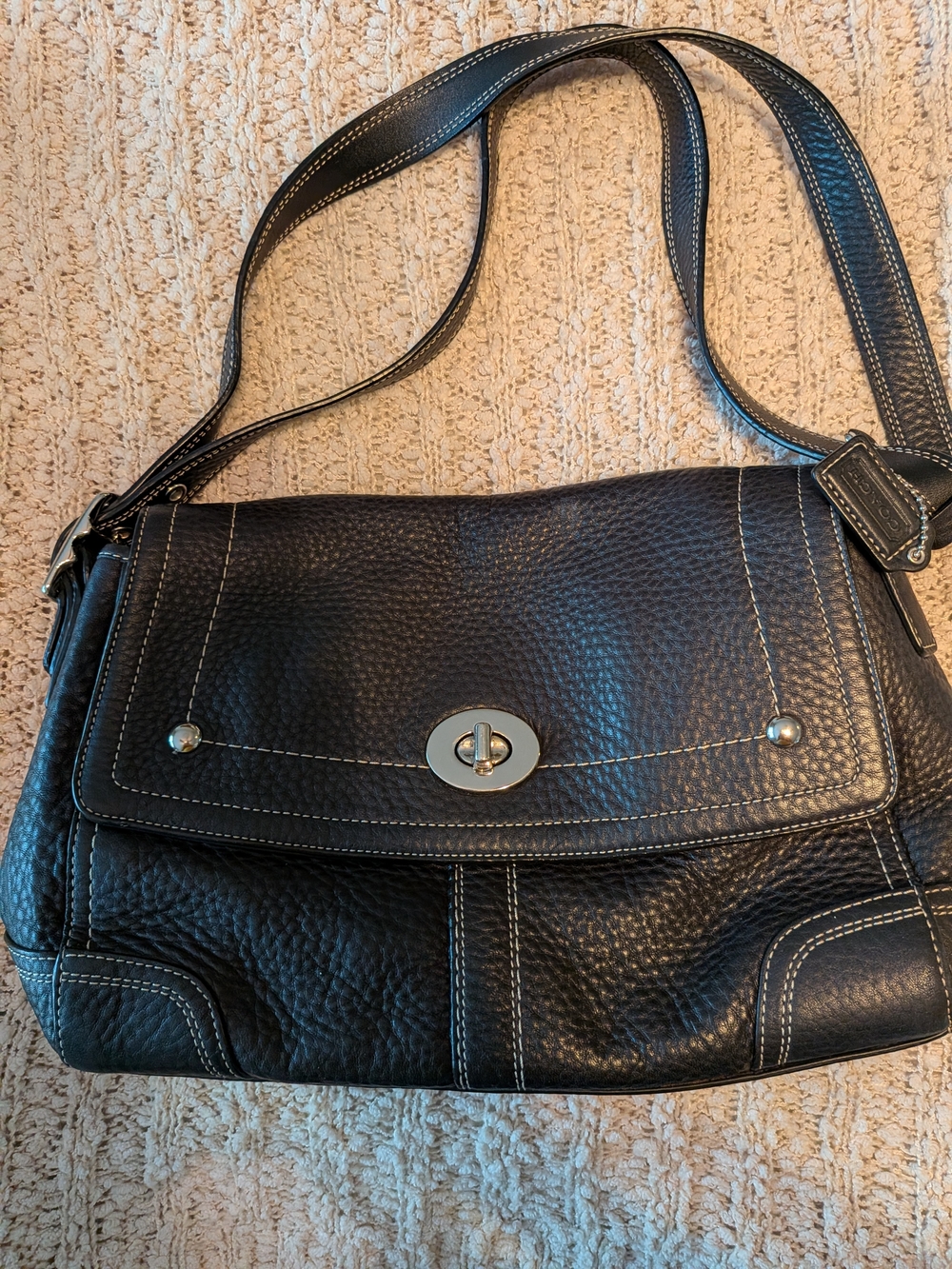 Vintage Coach Leather Shoulder Bag - Black